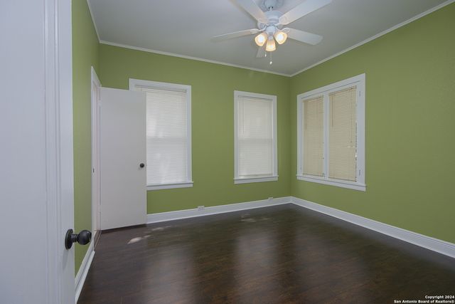 261 E ROSEWOOD AVE, San Antonio, TX 78212