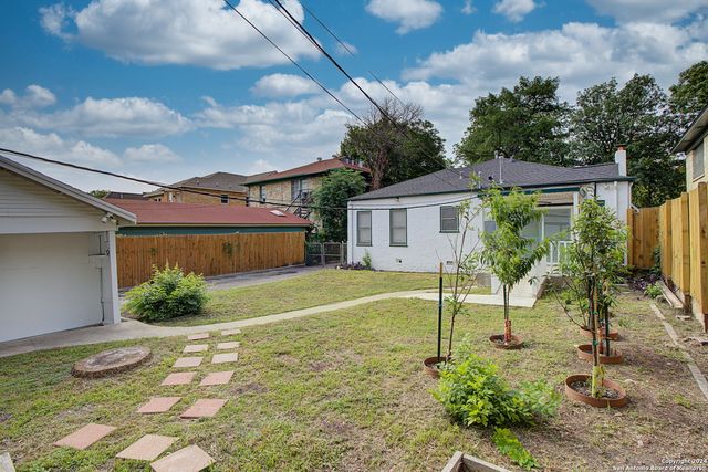 261 E ROSEWOOD AVE, San Antonio, TX 78212