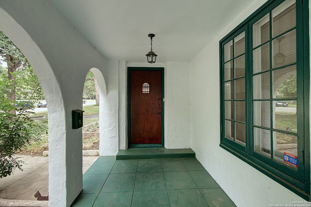 261 E ROSEWOOD AVE, San Antonio, TX 78212