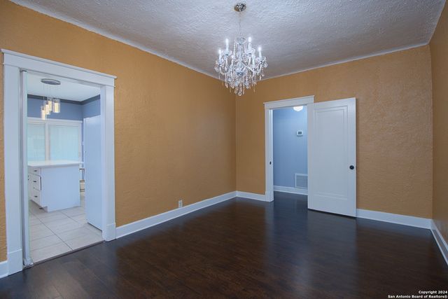 261 E ROSEWOOD AVE, San Antonio, TX 78212