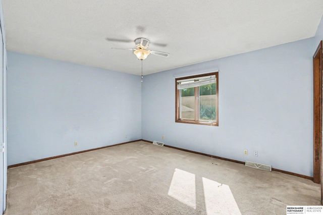 4923 S 147th Street, Omaha, NE 68137