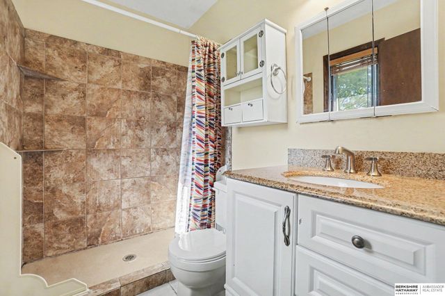 4923 S 147th Street, Omaha, NE 68137