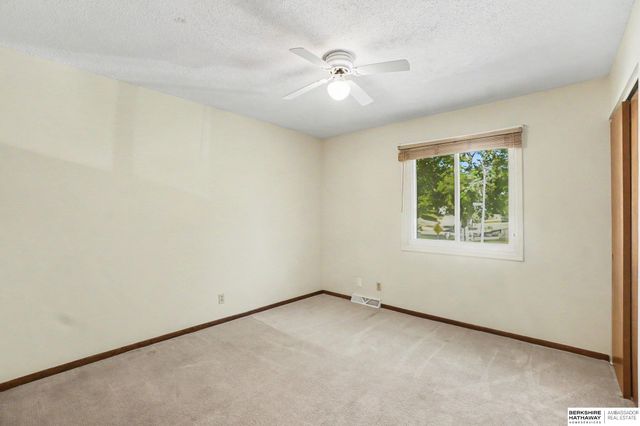 4923 S 147th Street, Omaha, NE 68137