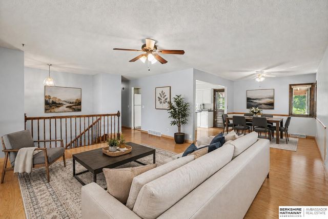 4923 S 147th Street, Omaha, NE 68137