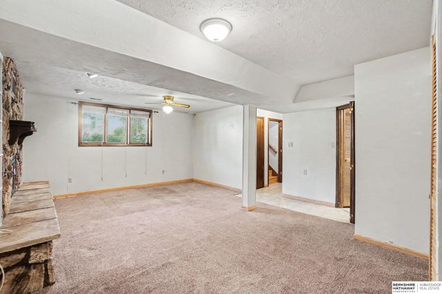 4923 S 147th Street, Omaha, NE 68137