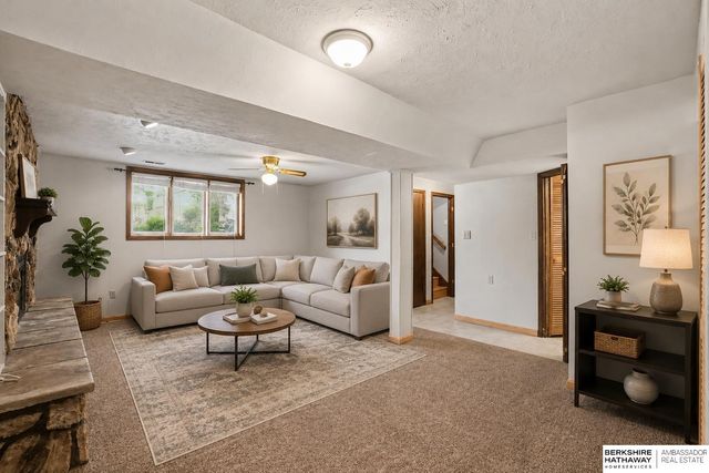 4923 S 147th Street, Omaha, NE 68137