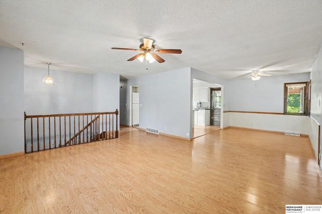 4923 S 147th Street, Omaha, NE 68137