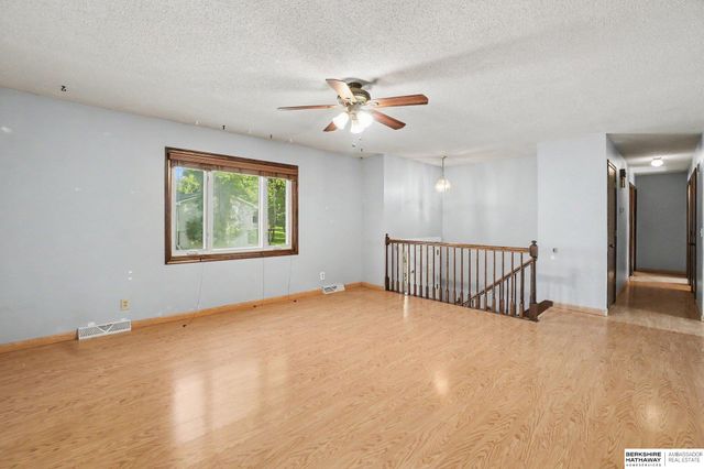 4923 S 147th Street, Omaha, NE 68137