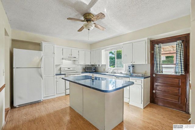 4923 S 147th Street, Omaha, NE 68137