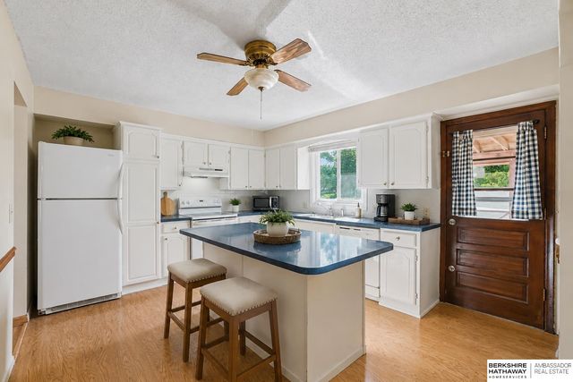 4923 S 147th Street, Omaha, NE 68137