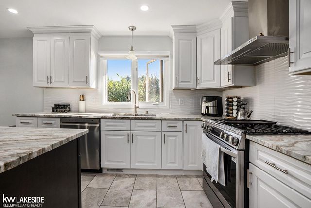 2679 Larch Drive, Sterling Heights, MI 48314