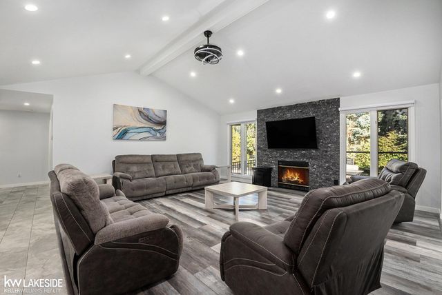 2679 Larch Drive, Sterling Heights, MI 48314