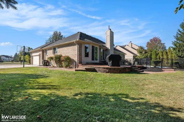 2679 Larch Drive, Sterling Heights, MI 48314