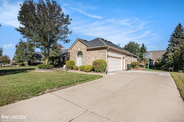 2679 Larch Drive, Sterling Heights, MI 48314
