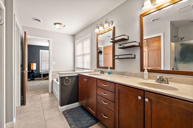 3253 Mockingbird Lane, Valparaiso, IN 46383