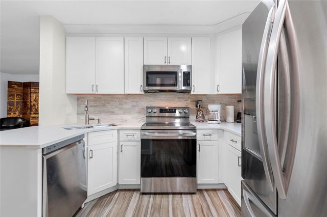 254 NW 2nd Way, Deerfield Beach, FL 33441