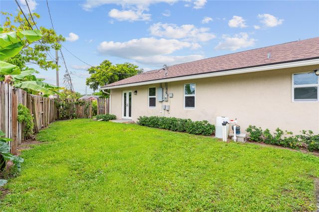 254 NW 2nd Way, Deerfield Beach, FL 33441