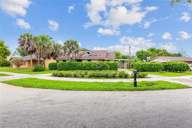 254 NW 2nd Way, Deerfield Beach, FL 33441