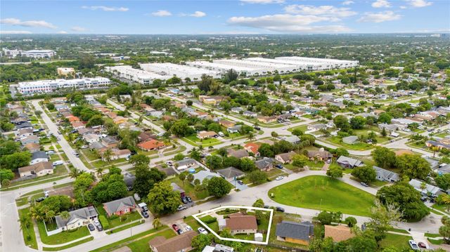 254 NW 2nd Way, Deerfield Beach, FL 33441