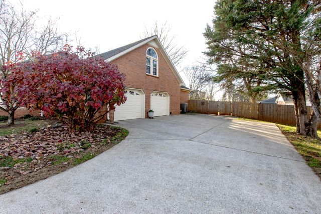 3221 Overhill Ct, Murfreesboro, TN 37130