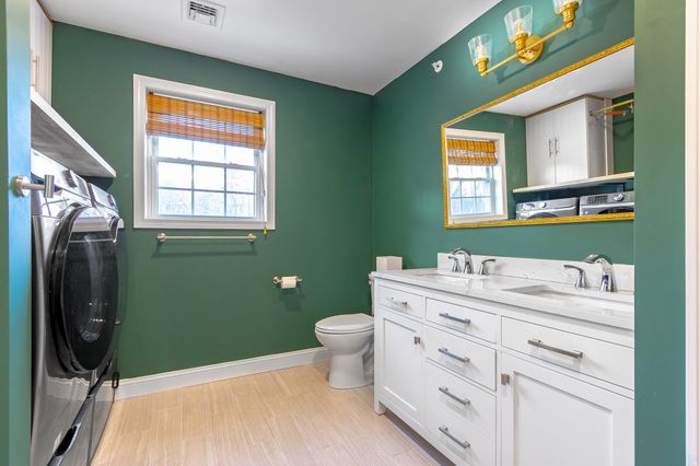 1093 Main St 4, Weymouth, MA 02190