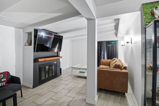 6611 W 83RD Street, Burbank, IL 60459