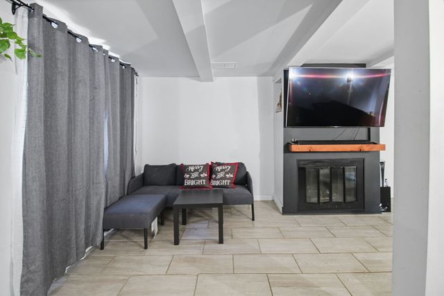 6611 W 83RD Street, Burbank, IL 60459