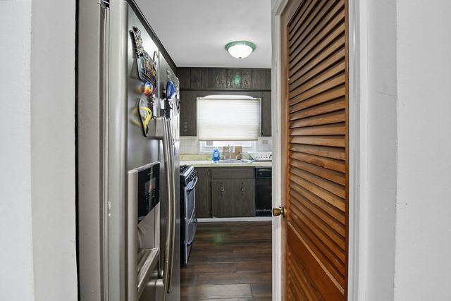 6611 W 83RD Street, Burbank, IL 60459