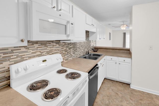 7700 Porcher Dr Apt 2203, Myrtle Beach, SC 29572