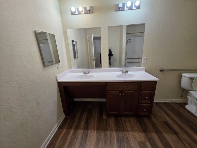 2402 14th Avenue N, Texas City, TX 77590