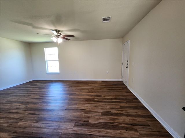 2402 14th Avenue N, Texas City, TX 77590