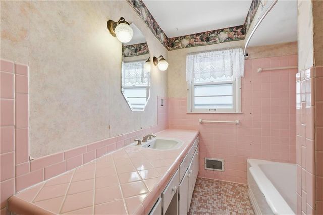 6209 NW Tower Drive, Platte Woods, MO 64151