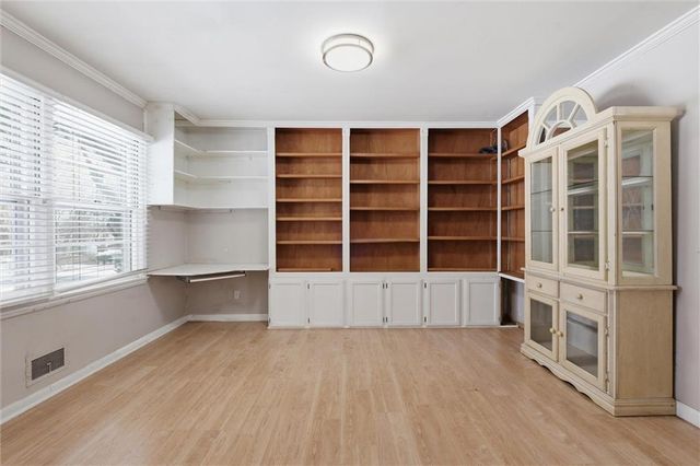 6209 NW Tower Drive, Platte Woods, MO 64151