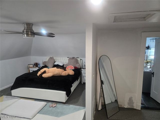 423 Bradley Lane, Youngstown, OH 44504