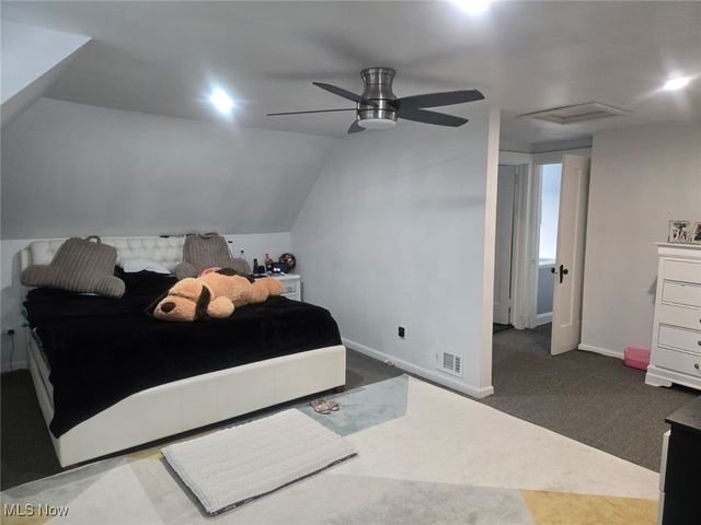 423 Bradley Lane, Youngstown, OH 44504