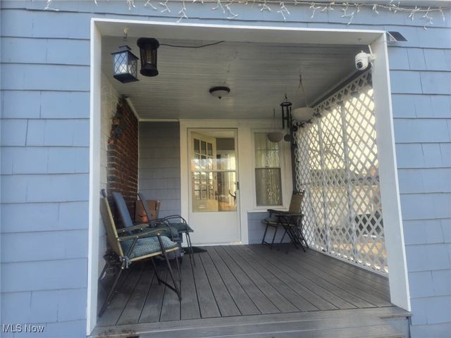 423 Bradley Lane, Youngstown, OH 44504