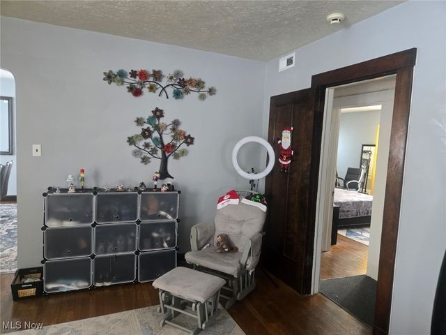 423 Bradley Lane, Youngstown, OH 44504