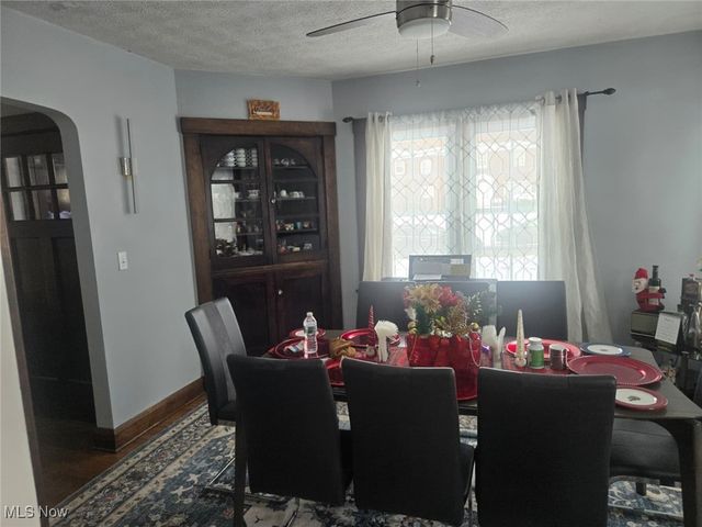 423 Bradley Lane, Youngstown, OH 44504