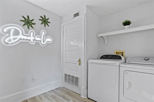 520 E ANDERSON STREET, Orlando, FL 32801