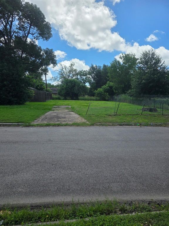 6615 Sherwood Drive, Houston, TX 77021