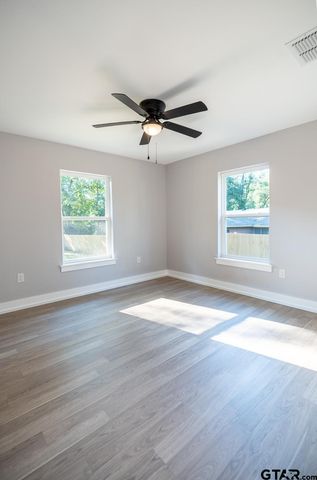 2922 W Azalea, Tyler, TX 75701