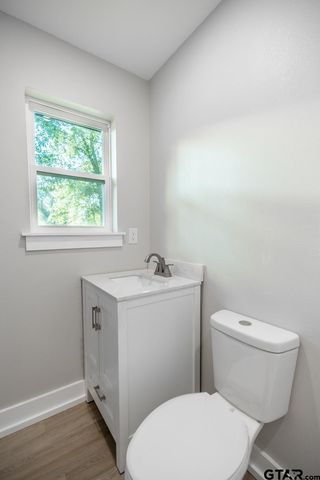 2922 W Azalea, Tyler, TX 75701