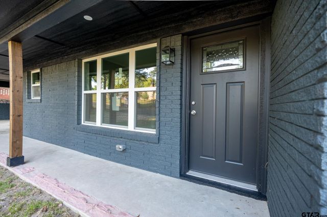 2922 W Azalea, Tyler, TX 75701
