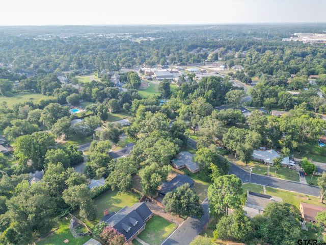 2922 W Azalea, Tyler, TX 75701