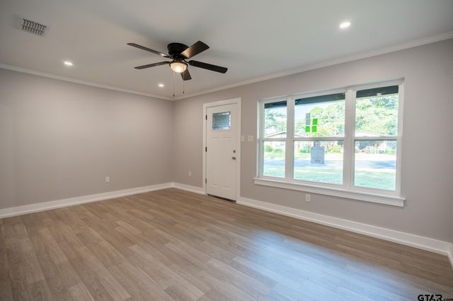 2922 W Azalea, Tyler, TX 75701