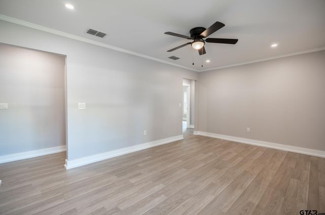 2922 W Azalea, Tyler, TX 75701