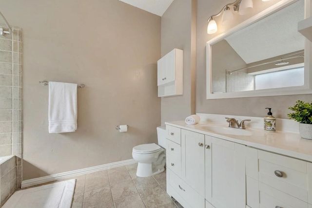 4958 Briar Oaks Lane, Grand Prairie, TX 75052