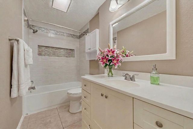 4958 Briar Oaks Lane, Grand Prairie, TX 75052