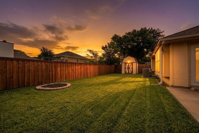 4958 Briar Oaks Lane, Grand Prairie, TX 75052