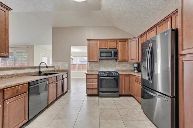 4958 Briar Oaks Lane, Grand Prairie, TX 75052